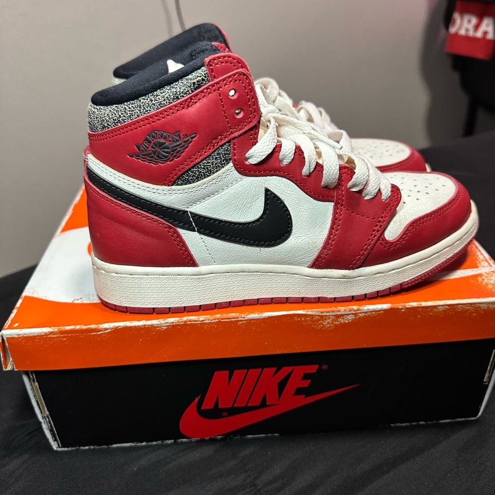 Nike Jordan retro 1 “lost and found” size 5y! Clean !